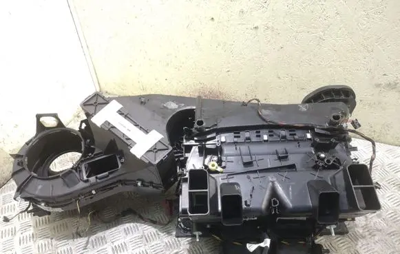 Mercedes-Benz E W212 Interior heater climate box assembly A2128302560 A2048300461