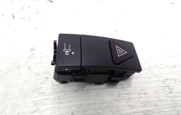 Mercedes-Benz E A207 Hazard light switch 2079053700