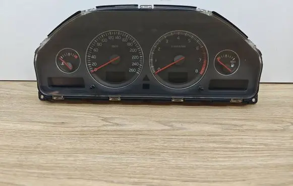 Speedometer (instrument cluster)