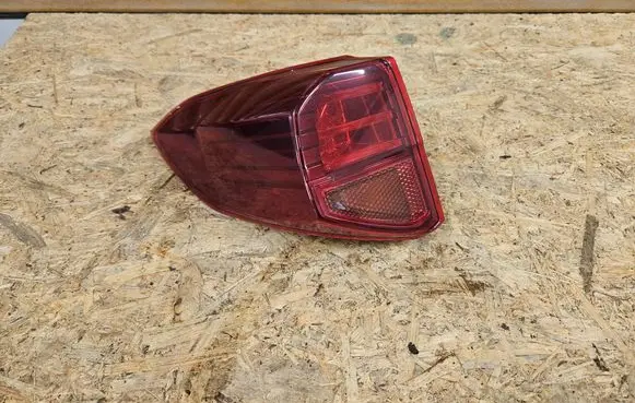 Suzuki Vitara (LY) Rear/tail lights HP13YFA