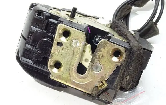 Nissan Murano Z50 Rear door lock 