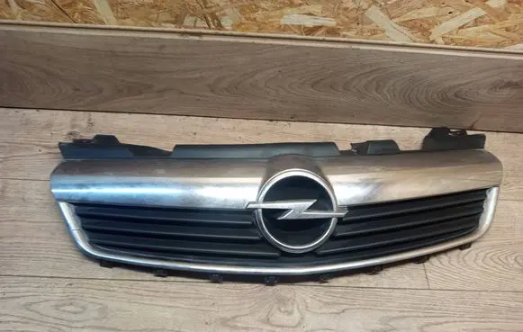 Opel Zafira B Front grill 13136136 13150867