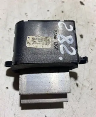 Nissan Pathfinder R51 Heater blower motor/fan resistor VP8ASH19E624AB