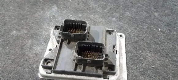 Alfa Romeo 166 Ignition amplifier control unit 0261204733 00467395200