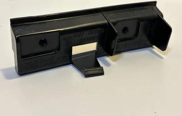 BMW 1 E82 E88 Other sill/pillar trim element 7177796 51777177796 65998910