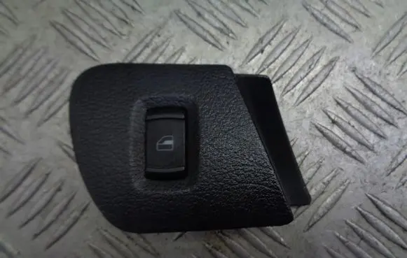 Skoda Octavia Mk1 (1U) Quarter vent window switch 
