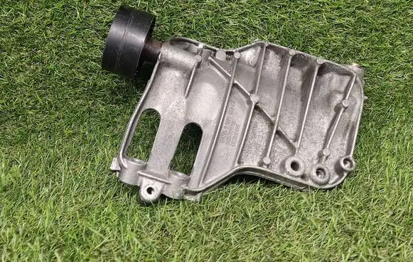 BMW 5 F10 F11 A/C compressor mount bracket 7585167 6455758516706 68572910