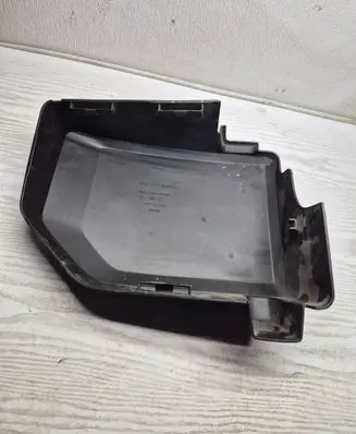 Volvo V70 Air filter box cover 30680265 8087082 MA15