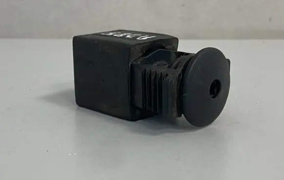 Mercedes-Benz C W203 Radiator mount bracket A2035040059