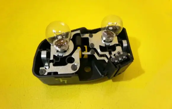 BMW 3 E46 Tail light bulb cover holder 388569L 7165743