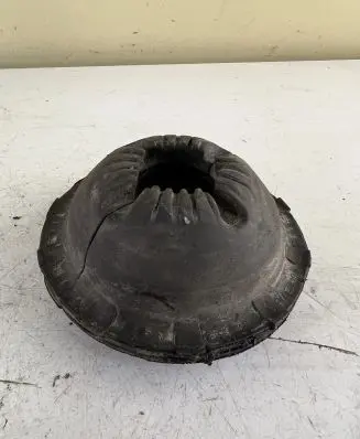 Audi A6 S6 C6 4F Front coil spring rubber mount 