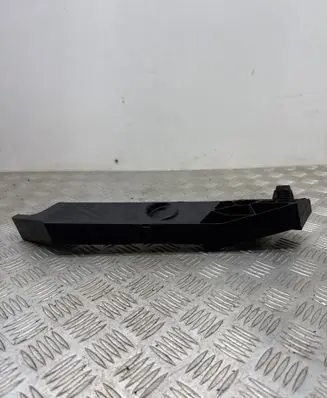 Renault Trafic III (X82) Radiator support slam panel bracket 625001299R
