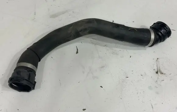 BMW 5 G30 G31 Engine coolant pipe/hose 8572911