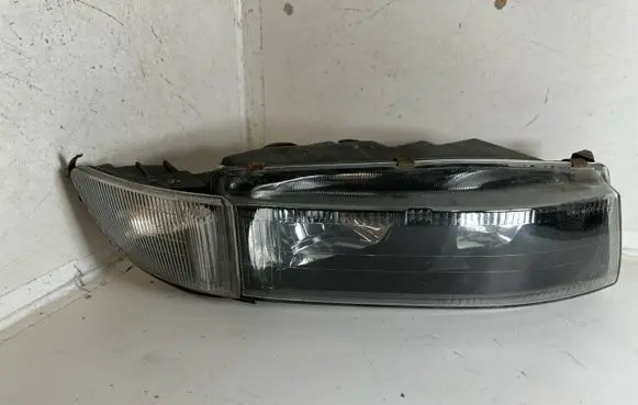 Mitsubishi Galant Headlight/headlamp