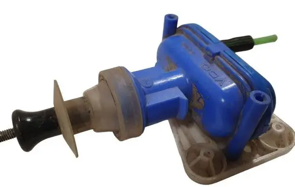 Audi 80 90 S2 B4 Central locking vacuum pump 893862123