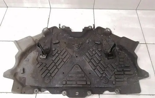 Mercedes-Benz S W222 Engine splash shield/under tray A2225240685