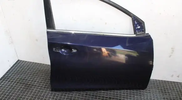 Nissan Pulsar Front door