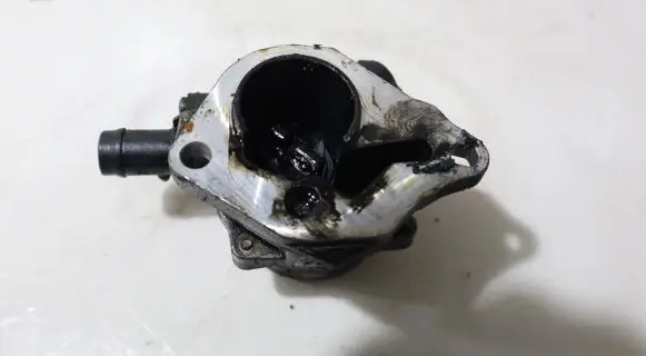 Renault Megane II Vacuum pump