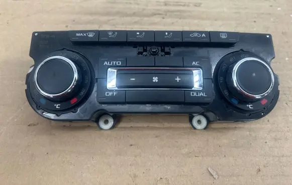 Skoda Octavia Mk2 (1Z) Climate control unit 3T0907044BD 5HB00974964 SW0402