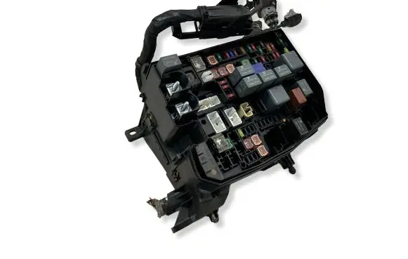 Toyota Auris E180 Fuse box set 