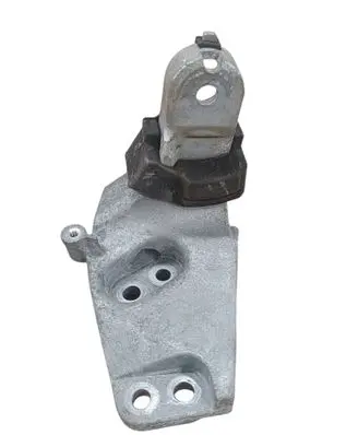 Toyota RAV 4 (XA50) Engine mounting bracket