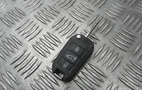 Toyota Proace Ignition key/card 9809825277