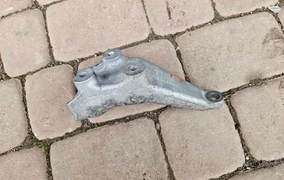 Opel Astra J Gearbox mounting bracket 13248569