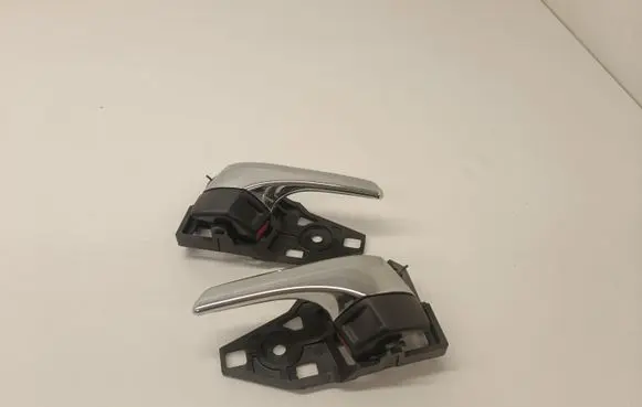 Toyota RAV 4 (XA40) Front door interior handle 