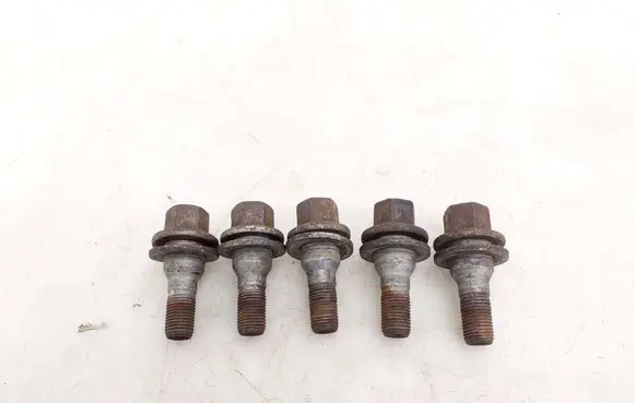 Peugeot 3008 II Nuts/bolts