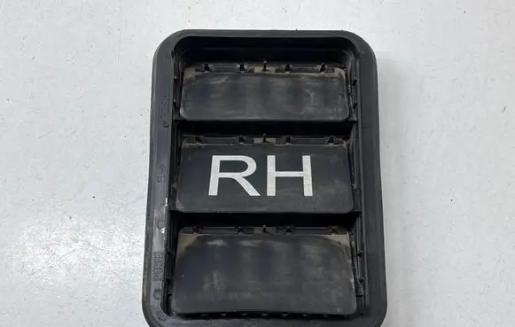 Toyota Highlander XU50 Quarter panel pressure vent 6294002080