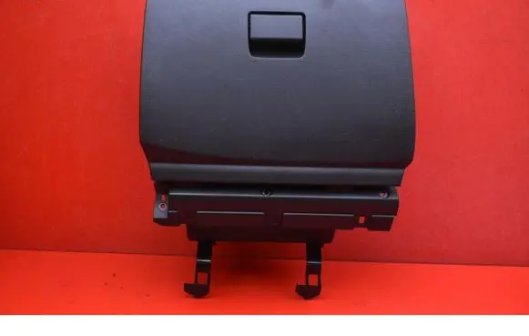 Glove box