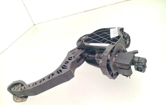 Skoda Octavia Mk2 (1Z) Clutch pedal 1K1721059DM