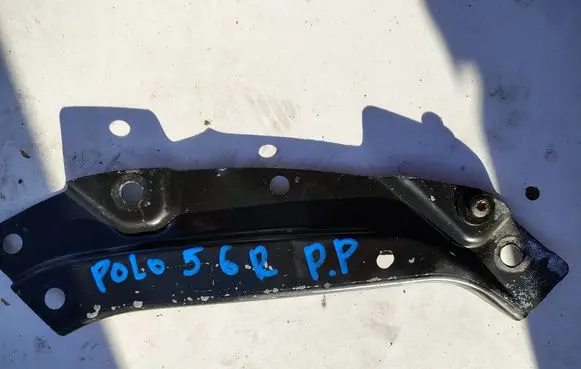 Volkswagen Polo V 6R Front upper strut mount 