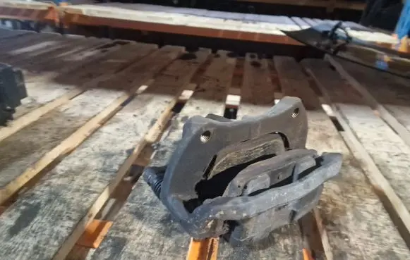 Buick Encore I Front brake caliper