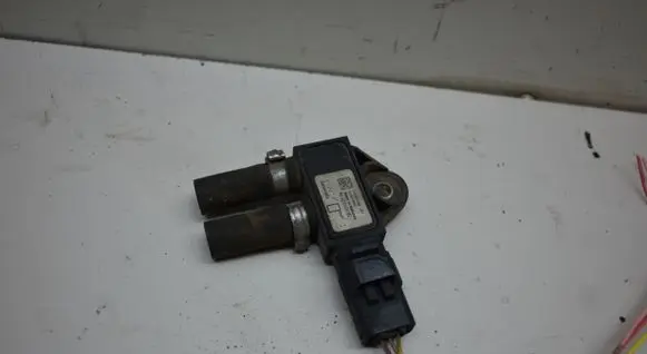 Citroen C4 I Picasso Exhaust gas pressure sensor 9662143180