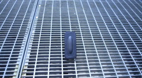 Renault Clio IV Tailgate opening switch 8200385515