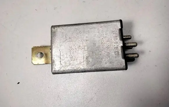 Mercedes-Benz W123 Other relay 1078200110 1J0820186A 102028