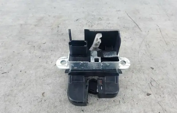 Volkswagen Golf Plus Tailgate lock latch 