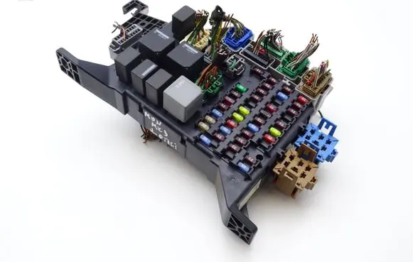 Ford Mondeo Mk III Fuse box set 4S7T14A073AB 4S7T-14A073-AB