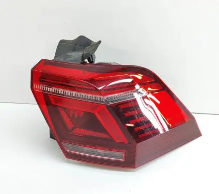 Volkswagen Tiguan Rear/tail lights 5NA945208J