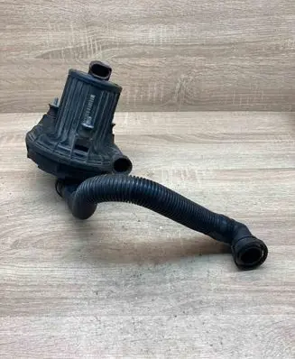 Audi A8 S8 D3 4E Secondary air pump 07L959253B 10148602