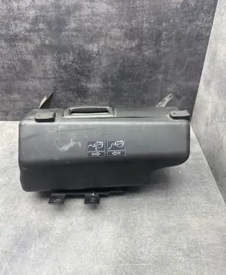 Audi A6 S6 C5 4B Spare wheel mounting bracket 4B9011215C