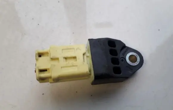 Toyota RAV 4 (XA30) Airbag deployment crash/impact sensor 8983142010 89831-42010