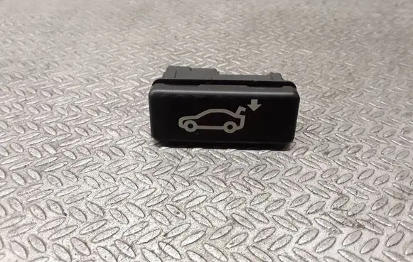 BMW 5 E60 E61 Tailgate/boot open switch button 8375580
