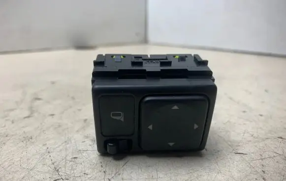 Nissan Tiida C11 Wing mirror switch