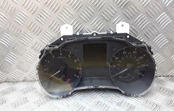 Nissan Pulsar Speedometer (instrument cluster) 3zl1a