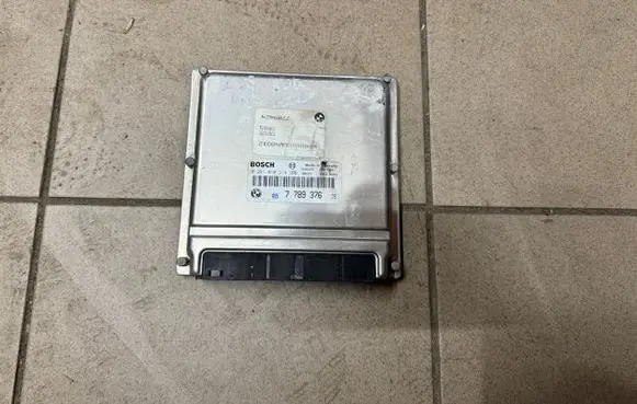 BMW 5 E39 Engine control unit/module 7789376 28RTF091 0281010314