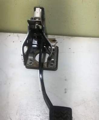 Toyota Corolla Verso AR10 Brake pedal