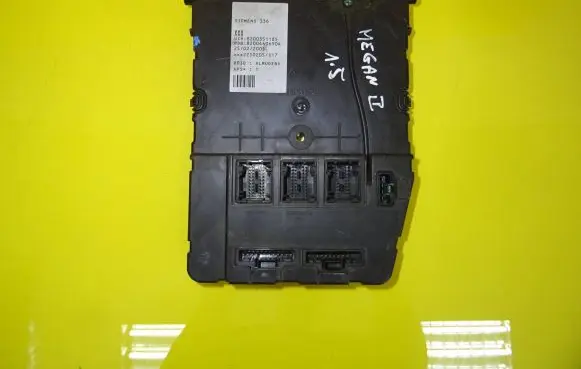 Renault Megane II BSM Control unit 8200351185 8200440690A