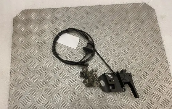 Peugeot 5008 II Engine bonnet (hood) release handle